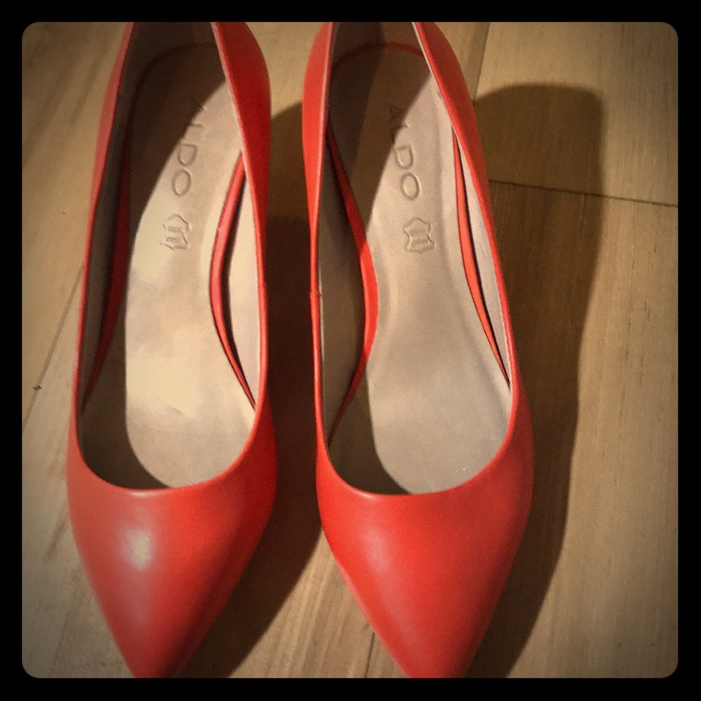 NWT ALDO coral red kitten pumps heels